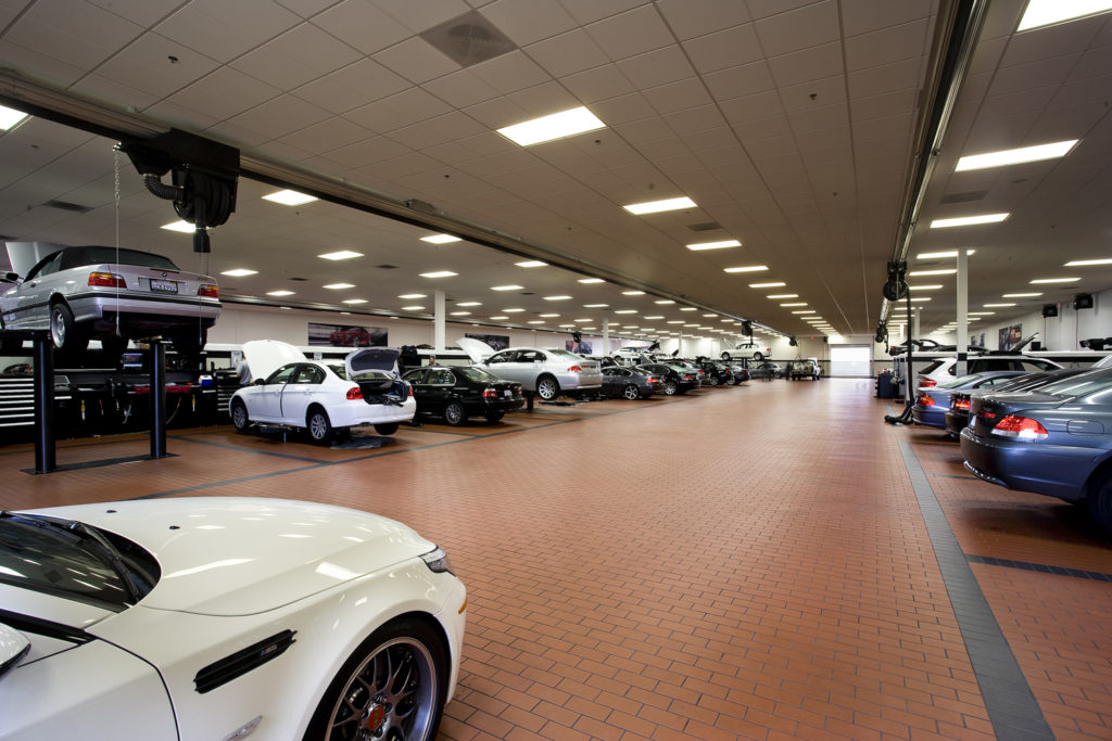 Peter Pan BMW Service Center HohbachLewin